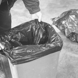 BSLD/1 Black Medium Duty Sacks in a Pack (90L)